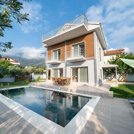Lidya 3 Bedroom Close To Oeluedeniz * Fethiye