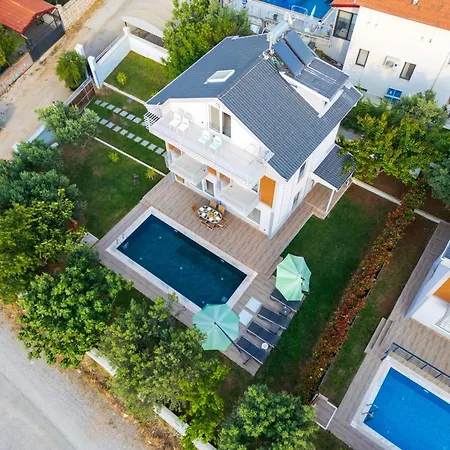 Lidya 3 Bedroom Close To Oeluedeniz *