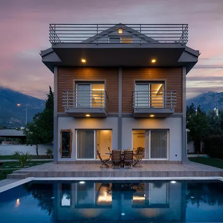 Lidya 3 Bedroom Close To Oeluedeniz ヴィラ
