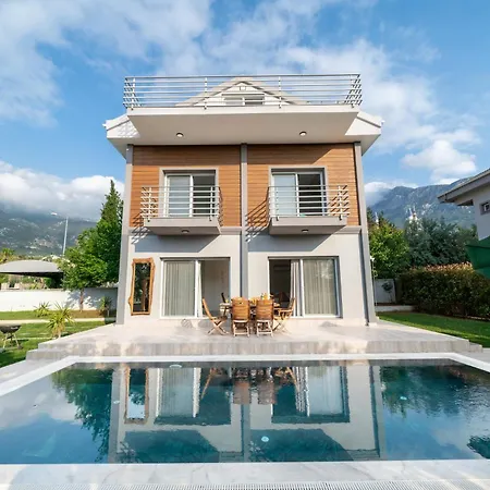 Lidya 3 Bedroom Close To Oeluedeniz ヴィラ